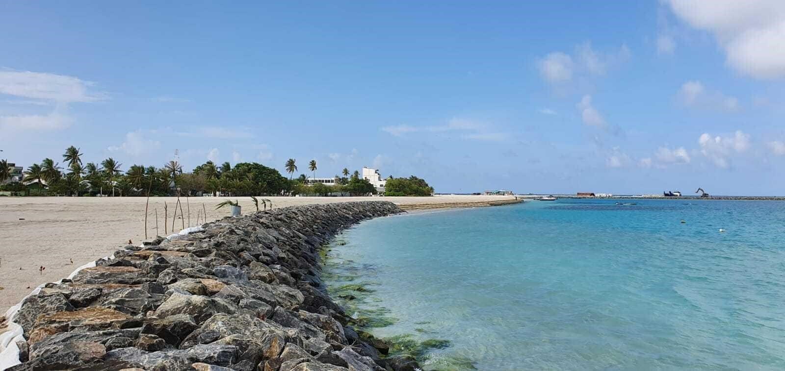 Територія Rip Tide Vacation Inn Guest House гостиный двор